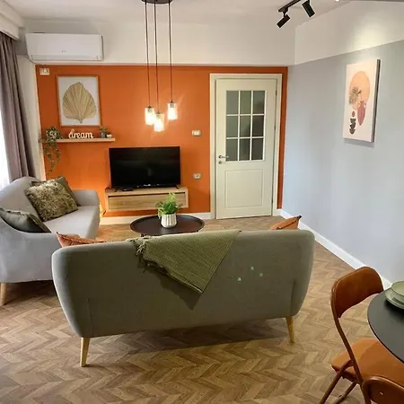 “city Center View” 2 Bedroom * ティラナ