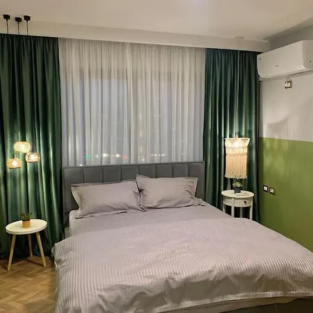 “city Center View” 2 Bedroom ティラナ